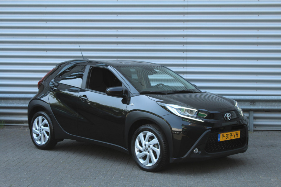Toyota Aygo X 1.0 VVT-i 73pk MT first NL-Auto NAP Clima Cruise Carplay Camera 17"LMV
