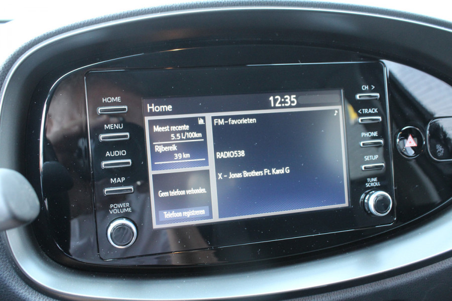 Toyota Aygo X 1.0 VVT-i 73pk MT first NL-Auto NAP Clima Cruise Carplay Camera 17"LMV