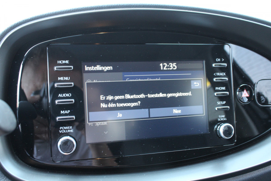 Toyota Aygo X 1.0 VVT-i 73pk MT first NL-Auto NAP Clima Cruise Carplay Camera 17"LMV