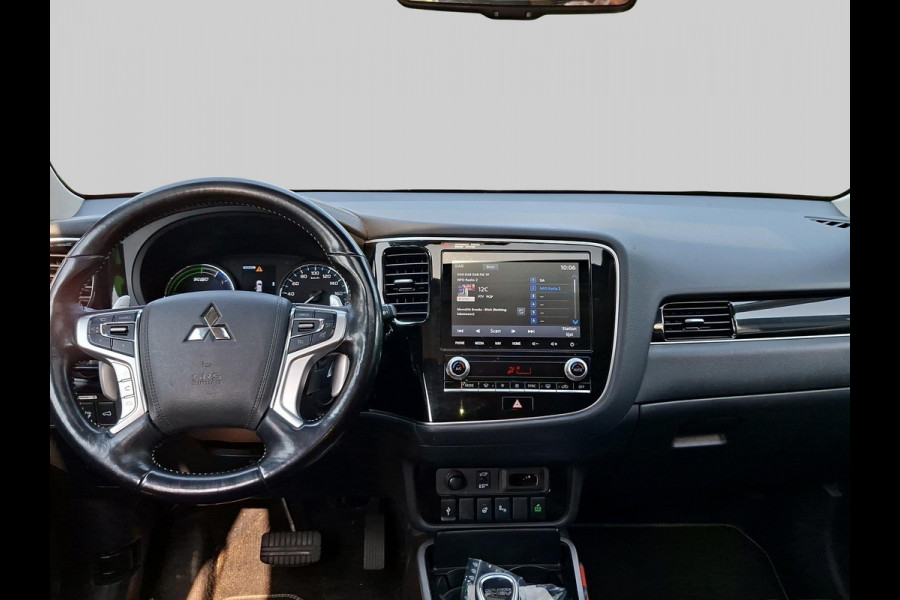 Mitsubishi Outlander 2.4 PHEV Intense+ schuifdak | trekhaak | elektrische achterklep