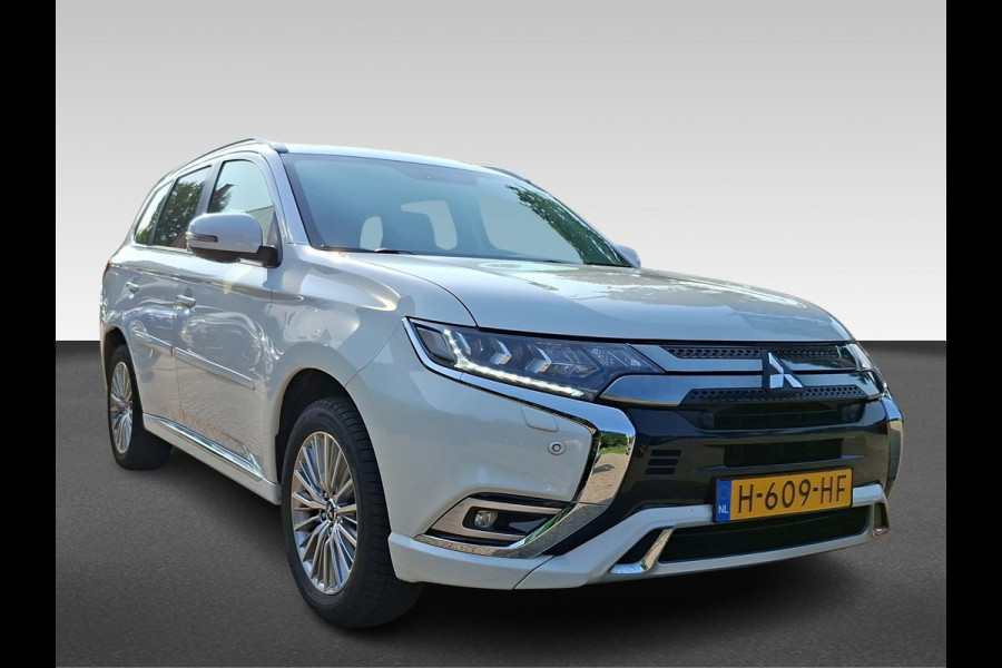 Mitsubishi Outlander 2.4 PHEV Intense+ schuifdak | trekhaak | elektrische achterklep