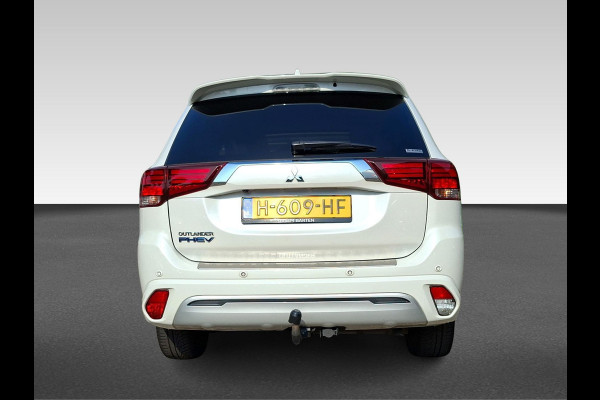 Mitsubishi Outlander 2.4 PHEV Intense+ schuifdak | trekhaak | elektrische achterklep