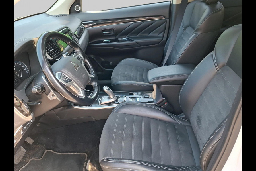 Mitsubishi Outlander 2.4 PHEV Intense+ schuifdak | trekhaak | elektrische achterklep