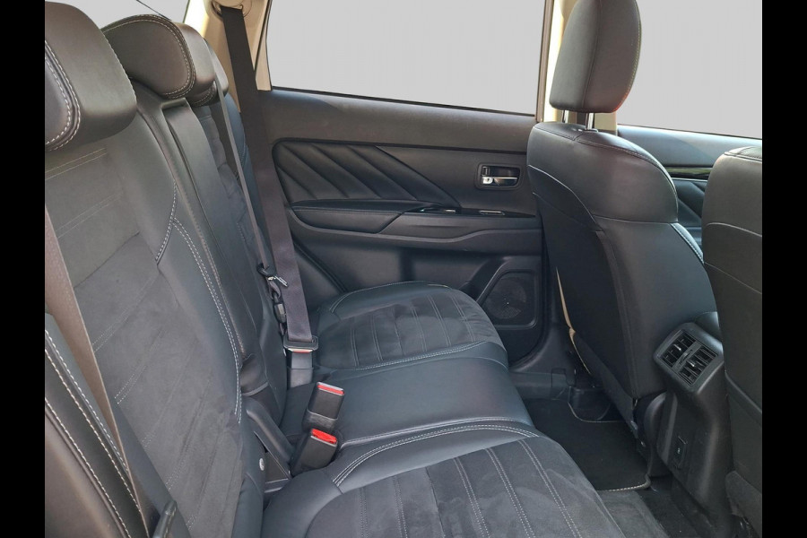 Mitsubishi Outlander 2.4 PHEV Intense+ schuifdak | trekhaak | elektrische achterklep