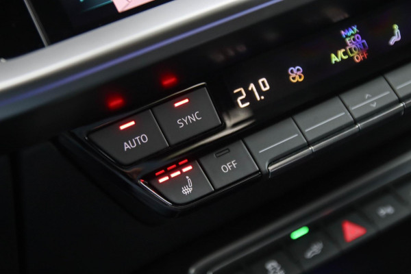 Audi A3 Sportback 40 TFSI e PHEV S Edition S-line 204pk S-Tronic! Panoramadak|Virtual Cockpit|Kuipstoelen elektrisch|Matrix|Black