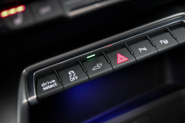 Audi A3 Sportback 40 TFSI e PHEV S Edition S-line 204pk S-Tronic! Panoramadak|Virtual Cockpit|Kuipstoelen elektrisch|Matrix|Black