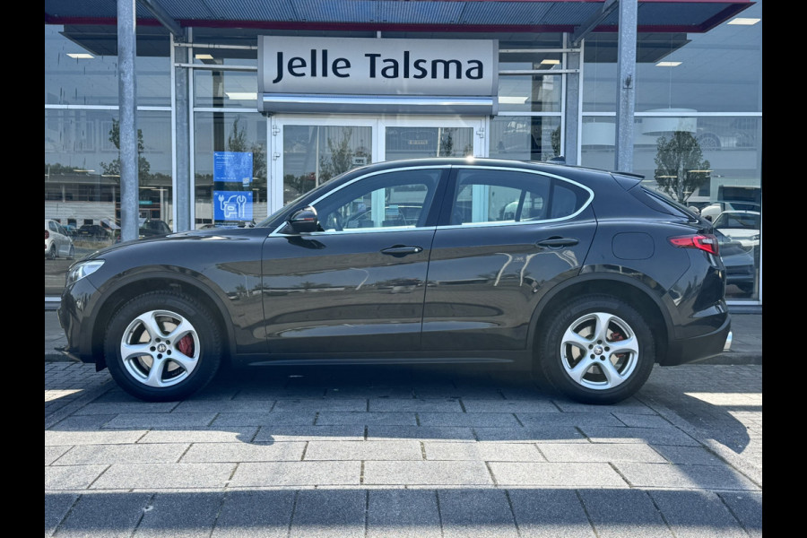 Alfa Romeo Stelvio 2.0T AWD 200pk Super│Veloce interieur│18'' velgen│PDC│Camera│Stoel-stuur verwarmbaar | Trekhaak
