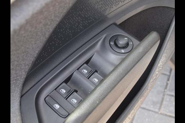 Škoda ENYAQ iV 80 | Camera | Trekhaak | Apple Carplay | Zware accu pakket |