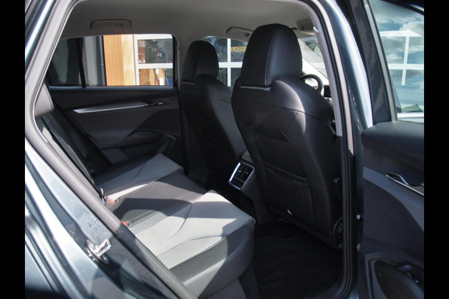 Škoda ENYAQ iV 80 | Camera | Trekhaak | Apple Carplay | Zware accu pakket |