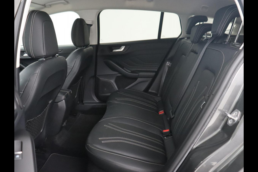 Ford Focus 1.5 EcoBoost Vignale | Leder | Head-Up | Stoel & stuurverwarming | Adaptive cruise | Park Assist | B&O Sound | Carplay | Dodehoek detectie | Full LED