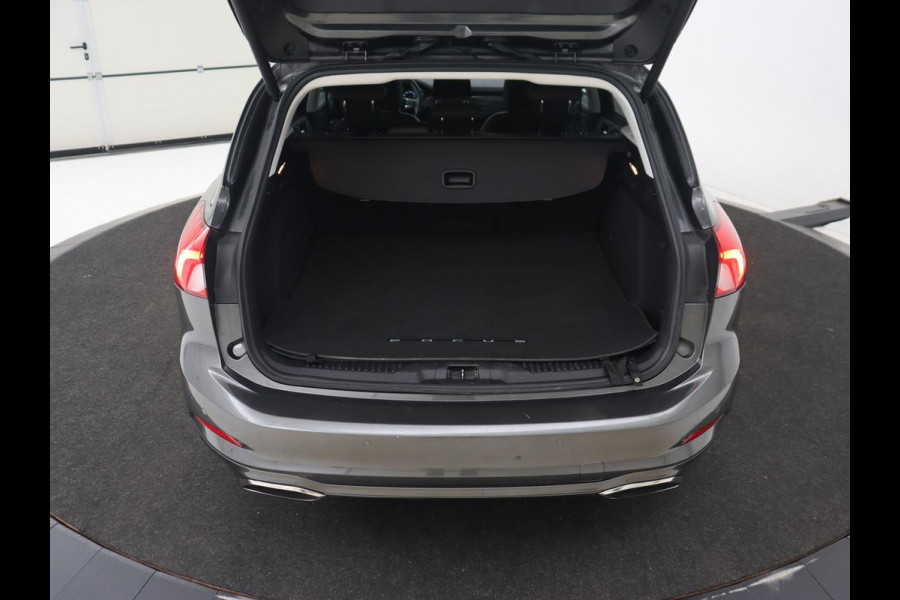Ford Focus 1.5 EcoBoost Vignale | Leder | Head-Up | Stoel & stuurverwarming | Adaptive cruise | Park Assist | B&O Sound | Carplay | Dodehoek detectie | Full LED