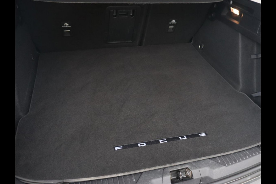 Ford Focus 1.5 EcoBoost Vignale | Leder | Head-Up | Stoel & stuurverwarming | Adaptive cruise | Park Assist | B&O Sound | Carplay | Dodehoek detectie | Full LED