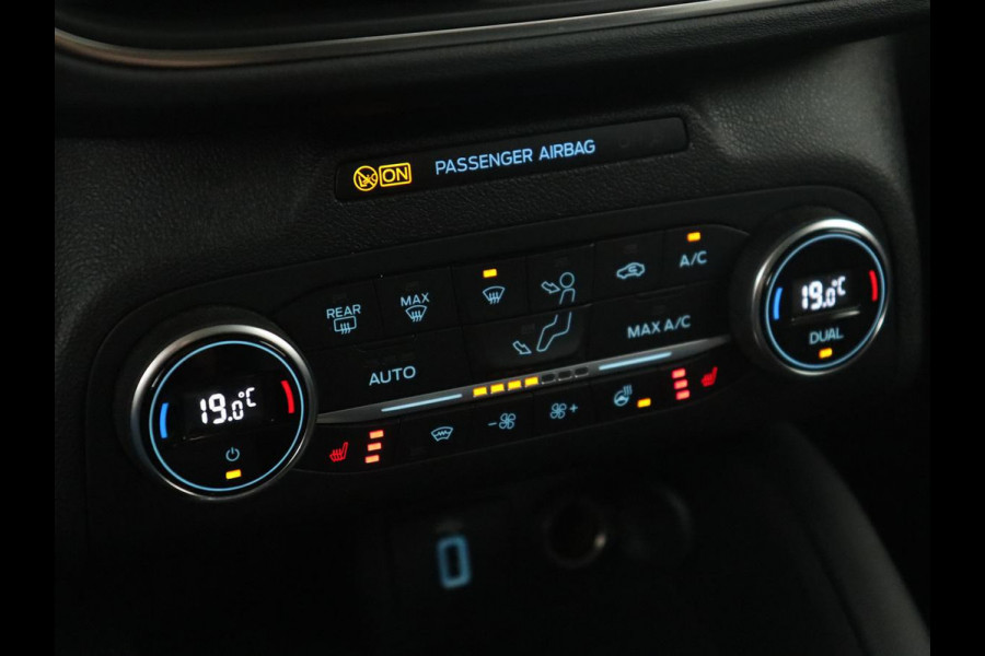 Ford Focus 1.5 EcoBoost Vignale | Leder | Head-Up | Stoel & stuurverwarming | Adaptive cruise | Park Assist | B&O Sound | Carplay | Dodehoek detectie | Full LED