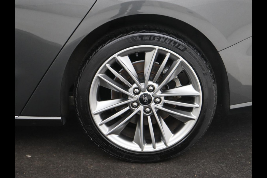 Ford Focus 1.5 EcoBoost Vignale | Leder | Head-Up | Stoel & stuurverwarming | Adaptive cruise | Park Assist | B&O Sound | Carplay | Dodehoek detectie | Full LED
