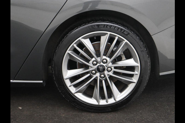 Ford Focus 1.5 EcoBoost Vignale | Leder | Head-Up | Stoel & stuurverwarming | Adaptive cruise | Park Assist | B&O Sound | Carplay | Dodehoek detectie | Full LED
