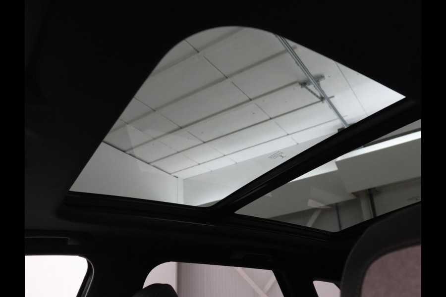 Peugeot 3008 1.6 HYbrid 225 GT | Panoramadak | Trekhaak | Stoelverwarming | Adaptive cruise | Camera | Leder/Alcantara | Focal Sound | Navigatie | Keyless | Full LED | PHEV | Plug In