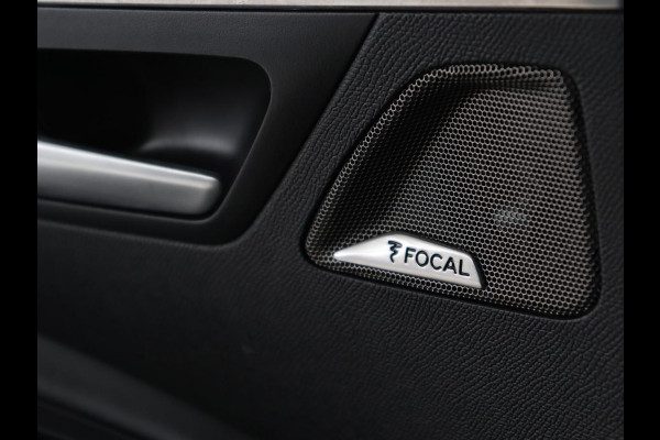 Peugeot 3008 1.6 HYbrid 225 GT | Panoramadak | Trekhaak | Stoelverwarming | Adaptive cruise | Camera | Leder/Alcantara | Focal Sound | Navigatie | Keyless | Full LED | PHEV | Plug In