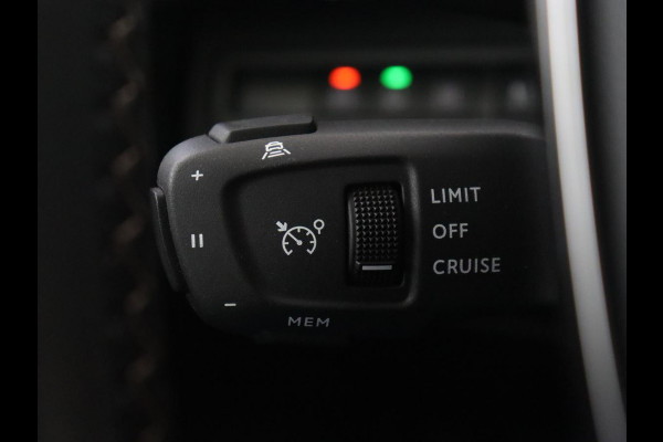 Peugeot 3008 1.6 HYbrid 225 GT | Panoramadak | Trekhaak | Stoelverwarming | Adaptive cruise | Camera | Leder/Alcantara | Focal Sound | Navigatie | Keyless | Full LED | PHEV | Plug In