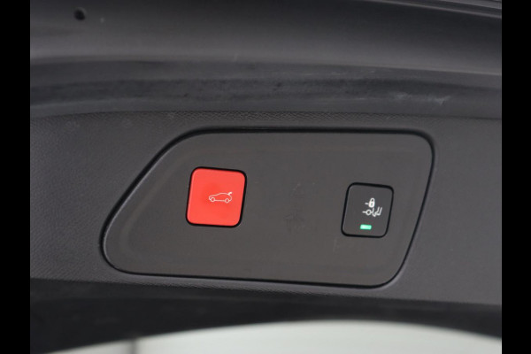 Peugeot 3008 1.6 HYbrid 225 GT | Panoramadak | Trekhaak | Stoelverwarming | Adaptive cruise | Camera | Leder/Alcantara | Focal Sound | Navigatie | Keyless | Full LED | PHEV | Plug In