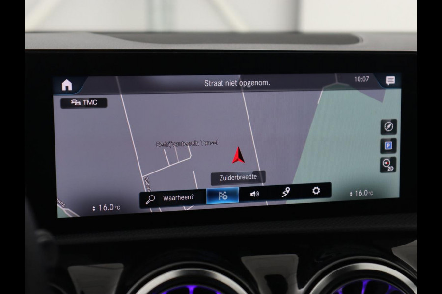 Mercedes-Benz A-Klasse 250e AMG Night | Stoelverwarming | Camera | Sfeerverlichting | Leder/Alcantara | Park Assist | Navigatie | Widescreen | Full LED | PHEV | Plug In