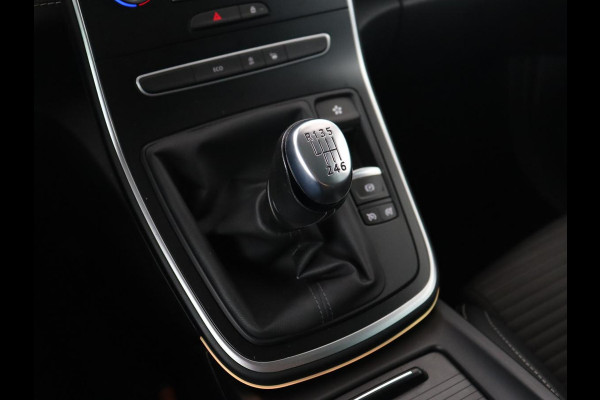 Renault Scénic 1.3 TCe Intens | 55.700km NAP | Trekhaak | Camera | Carplay | Navigatie | Park Assist | Half leder | Two-Tone Kleur | Climate control | Keyless | Cruise control | Parkeerhulp