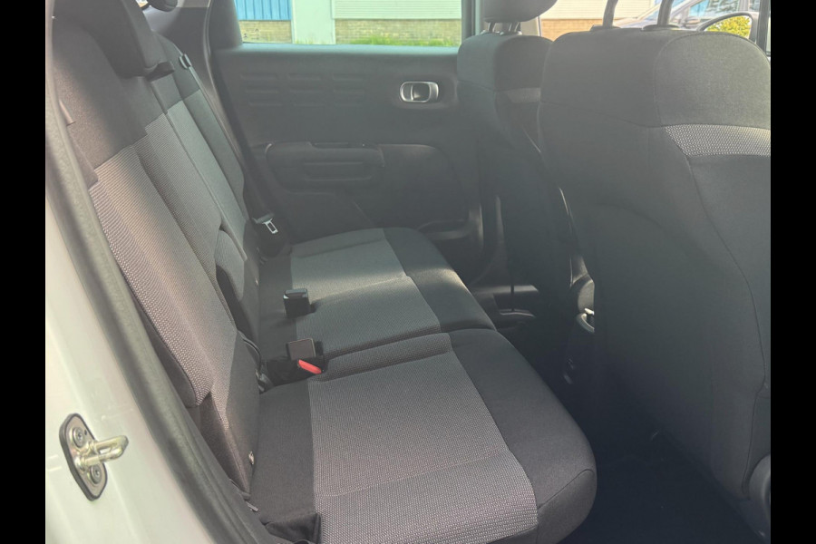 Citroën C3 Aircross 1.2 PureTech Shine - Navigatie / Apple CarPlay I Airco I LED I PDC / Achteruitrij camera I Dealer onderhouden