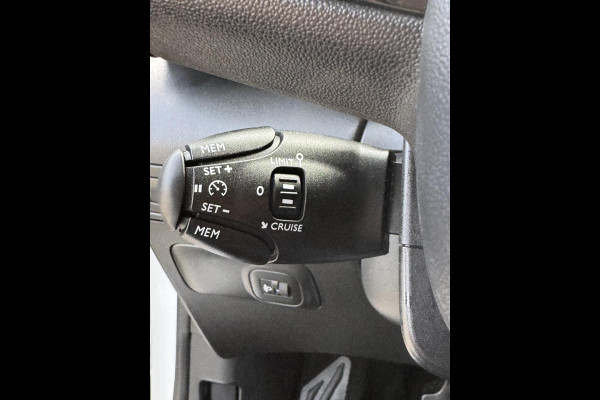 Citroën C3 Aircross 1.2 PureTech Shine - Navigatie / Apple CarPlay I Airco I LED I PDC / Achteruitrij camera I Dealer onderhouden