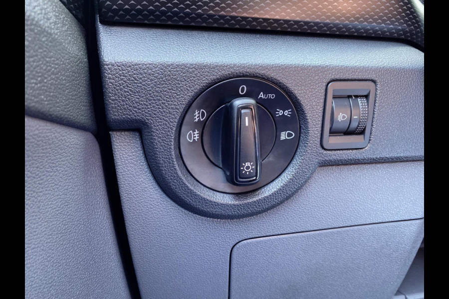 Volkswagen T-Cross 1.0 TSI Life - Apple CarPlay / Navigatie Airco I PDC I I Sport velgen I Veiligheid pakket I Dealer onderhouden