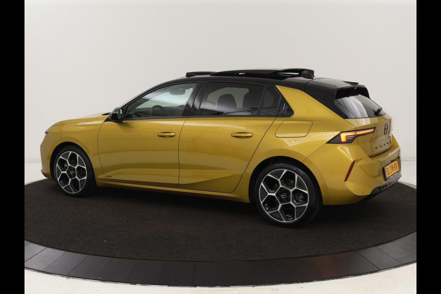 Opel Astra 1.6 Turbo Plug In Hybrid Ultimate | Panoramadak | Head-Up | 360 Camera | Stoel & stuurverwarming | Carplay | Adaptive cruise | AG Stoel | Carplay | 18'' lichtmetalen velgen | PHEV