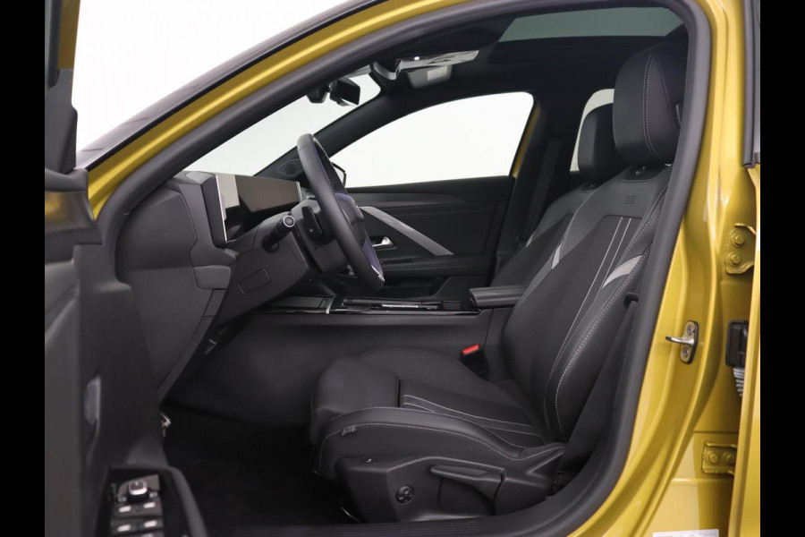 Opel Astra 1.6 Turbo Plug In Hybrid Ultimate | Panoramadak | Head-Up | 360 Camera | Stoel & stuurverwarming | Carplay | Adaptive cruise | AG Stoel | Carplay | 18'' lichtmetalen velgen | PHEV