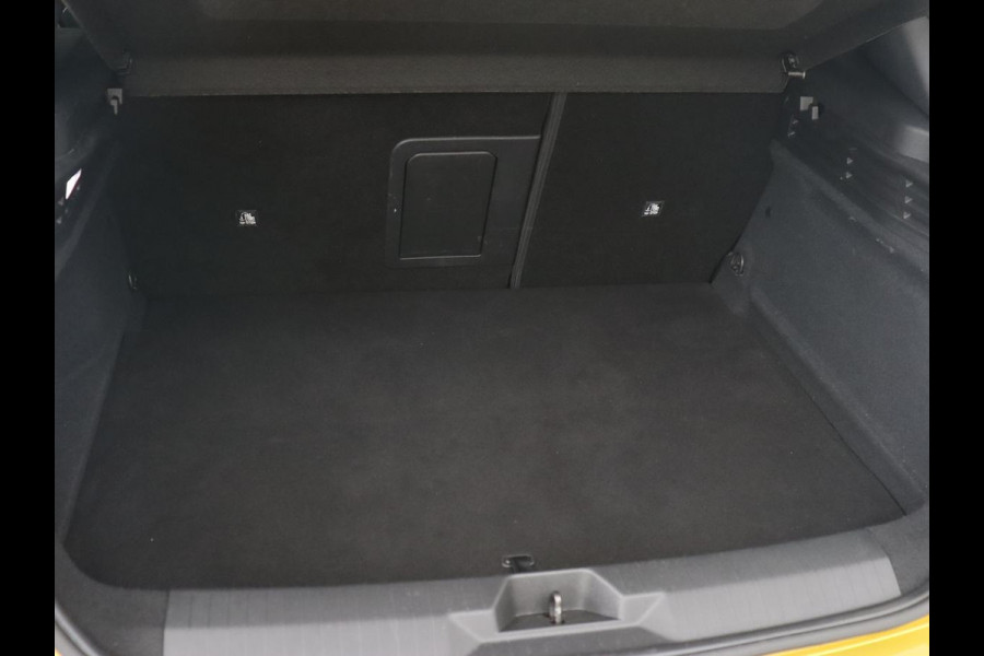 Opel Astra 1.6 Turbo Plug In Hybrid Ultimate | Panoramadak | Head-Up | 360 Camera | Stoel & stuurverwarming | Carplay | Adaptive cruise | AG Stoel | Carplay | 18'' lichtmetalen velgen | PHEV