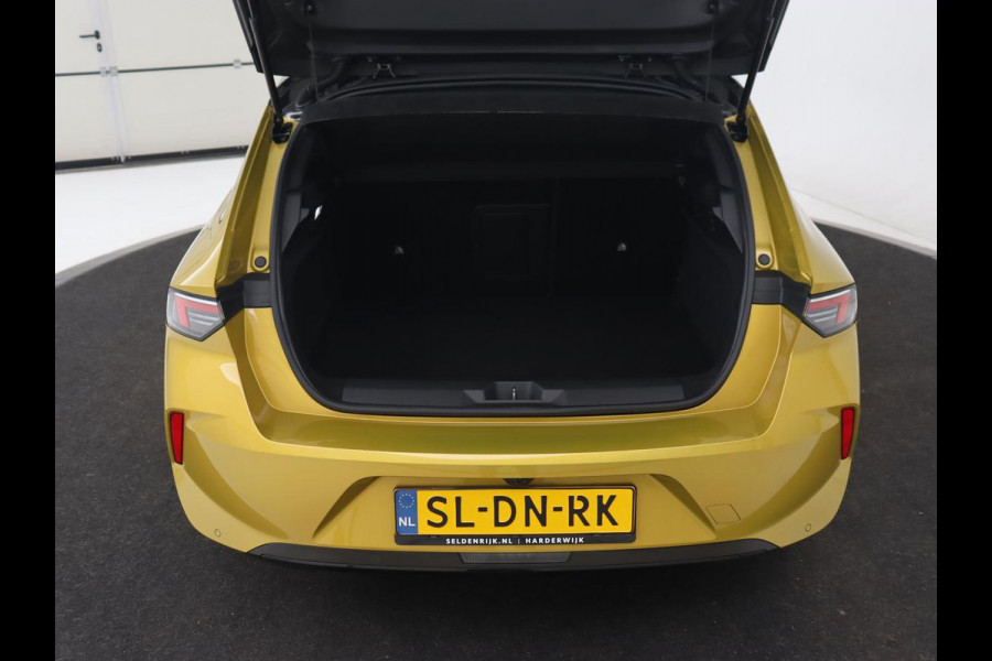 Opel Astra 1.6 Turbo Plug In Hybrid Ultimate | Panoramadak | Head-Up | 360 Camera | Stoel & stuurverwarming | Carplay | Adaptive cruise | AG Stoel | Carplay | 18'' lichtmetalen velgen | PHEV