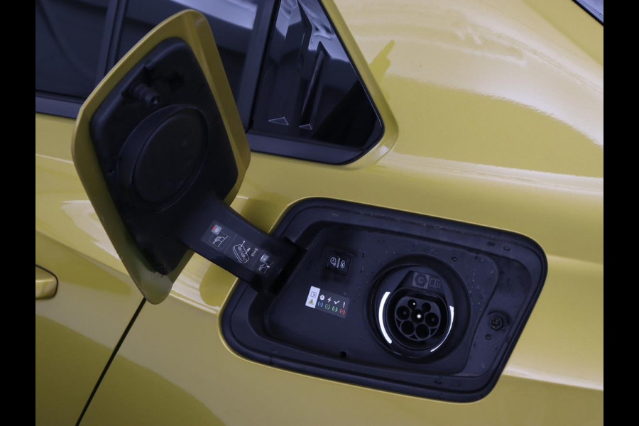 Opel Astra 1.6 Turbo Plug In Hybrid Ultimate | Panoramadak | Head-Up | 360 Camera | Stoel & stuurverwarming | Carplay | Adaptive cruise | AG Stoel | Carplay | 18'' lichtmetalen velgen | PHEV