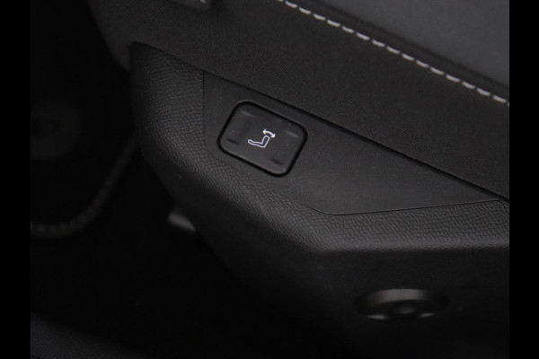 Opel Astra 1.6 Turbo Plug In Hybrid Ultimate | Panoramadak | Head-Up | 360 Camera | Stoel & stuurverwarming | Carplay | Adaptive cruise | AG Stoel | Carplay | 18'' lichtmetalen velgen | PHEV