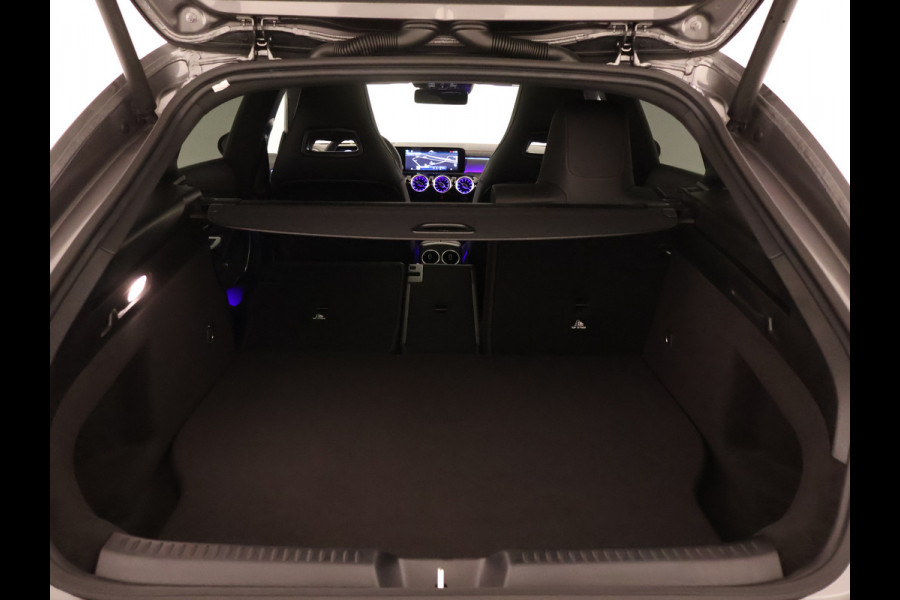 Mercedes-Benz CLA-Klasse Shooting Brake 250 e Star Edition AMG Line | Trekhaak | Nightpakket | Antidiefstalpakket GUARD 360° Plus | Parkeerpakket met 360°-camera | Multi spaaks lichtmetalen velgen | EASY PACK achterklep | KEYLESS GO-comfortpakket | Smartphone integratie |