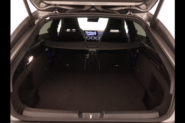 Mercedes-Benz CLA-Klasse Shooting Brake 250 e Star Edition AMG Line | Trekhaak | Nightpakket | Antidiefstalpakket GUARD 360° Plus | Parkeerpakket met 360°-camera | Multi spaaks lichtmetalen velgen | EASY PACK achterklep | KEYLESS GO-comfortpakket | Smartphone integratie |