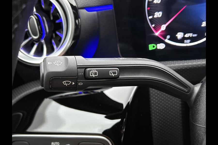 Mercedes-Benz A-Klasse 180 Star Edition AMG Line | Nightpakket | Dodehoekassistent | Parkeerpakket met achteruitrijcamera | KEYLESS GO | Extra USB-poorten | Sfeerverlichting | Verwarmde stoelen vooraan | Spiegelpakket |