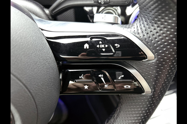 Mercedes-Benz A-Klasse 180 Star Edition AMG Line | Nightpakket | Dodehoekassistent | Parkeerpakket met achteruitrijcamera | KEYLESS GO | Extra USB-poorten | Sfeerverlichting | Verwarmde stoelen vooraan | Spiegelpakket |