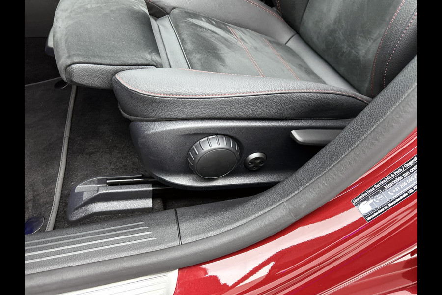 Mercedes-Benz A-Klasse 180 Star Edition AMG Line | Nightpakket | Dodehoekassistent | Parkeerpakket met achteruitrijcamera | KEYLESS GO | Extra USB-poorten | Sfeerverlichting | Verwarmde stoelen vooraan | Spiegelpakket |