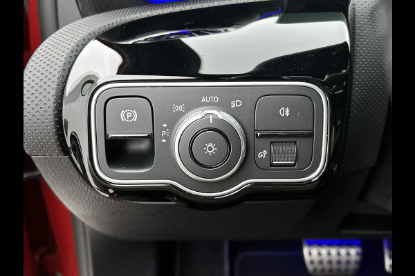 Mercedes-Benz A-Klasse 180 Star Edition AMG Line | Nightpakket | Dodehoekassistent | Parkeerpakket met achteruitrijcamera | KEYLESS GO | Extra USB-poorten | Sfeerverlichting | Verwarmde stoelen vooraan | Spiegelpakket |