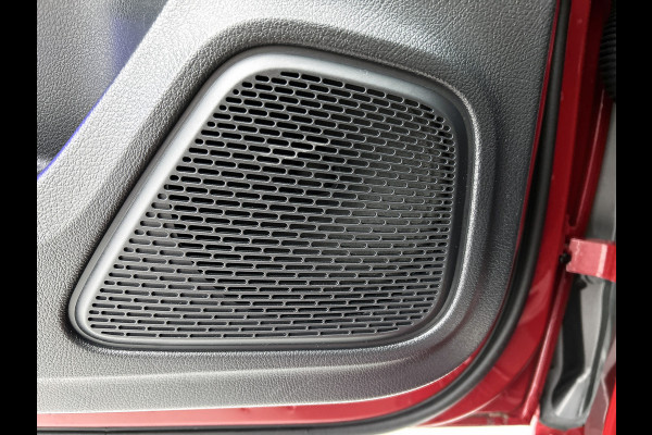 Mercedes-Benz A-Klasse 180 Star Edition AMG Line | Nightpakket | Dodehoekassistent | Parkeerpakket met achteruitrijcamera | KEYLESS GO | Extra USB-poorten | Sfeerverlichting | Verwarmde stoelen vooraan | Spiegelpakket |