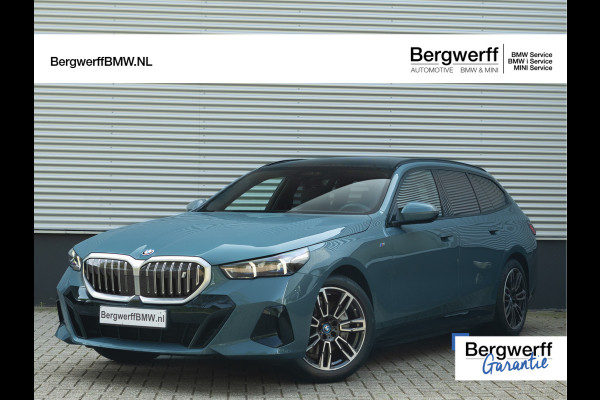 BMW i5 Touring eDrive40 M-Sport - Onderstel Prof - Pano - Trekhaak - Bowers & Wilkins