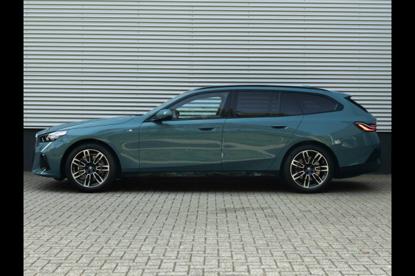 BMW i5 Touring eDrive40 M-Sport - Onderstel Prof - Pano - Trekhaak - Bowers & Wilkins