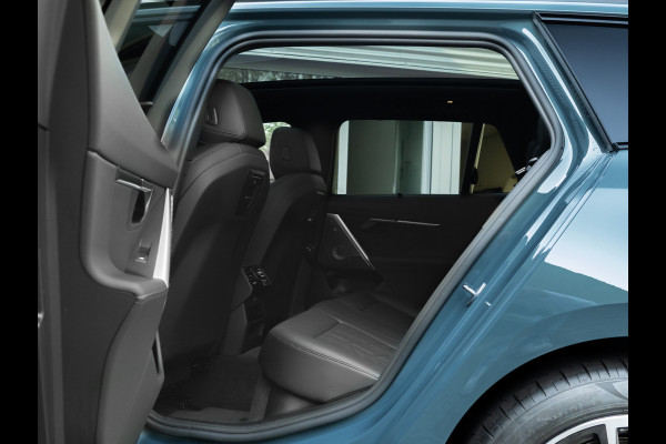 BMW i5 Touring eDrive40 M-Sport - Onderstel Prof - Pano - Trekhaak - Bowers & Wilkins