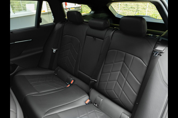 BMW i5 Touring eDrive40 M-Sport - Onderstel Prof - Pano - Trekhaak - Bowers & Wilkins
