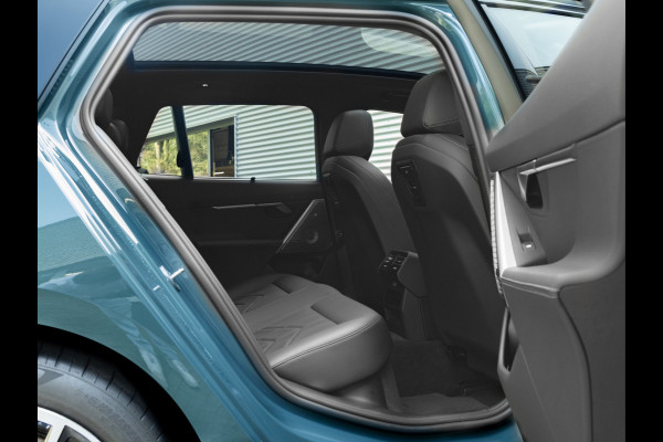 BMW i5 Touring eDrive40 M-Sport - Onderstel Prof - Pano - Trekhaak - Bowers & Wilkins