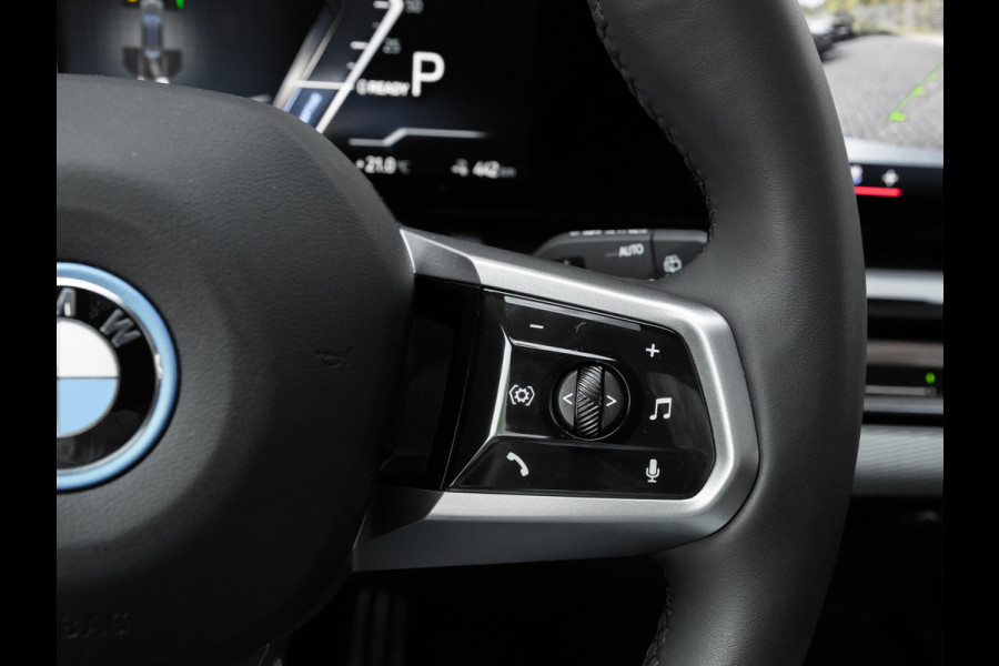 BMW i5 Touring eDrive40 M-Sport - Onderstel Prof - Pano - Trekhaak - Bowers & Wilkins