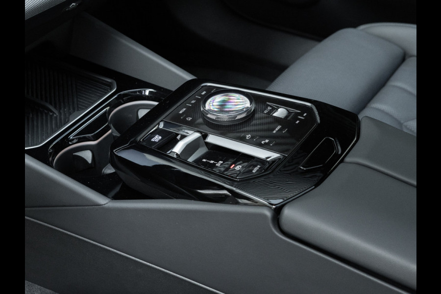 BMW i5 Touring eDrive40 M-Sport - Onderstel Prof - Pano - Trekhaak - Bowers & Wilkins