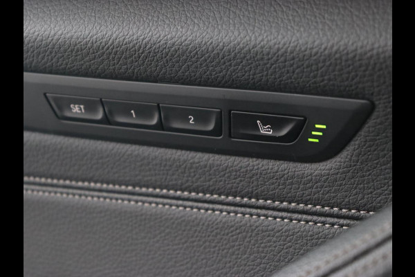 BMW 5 Serie 530e Luxury Line | Panoramadak | Adaptive cruise | Leder | Massage | Head-Up | LaserLight | Carplay | Sfeerverlichting | Keyless | Navigatie | Achterbankverwarming | PHEV | Plug In