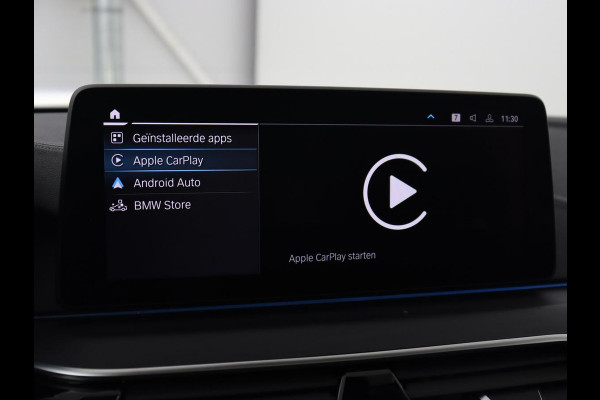 BMW 5 Serie 530e Luxury Line | Panoramadak | Adaptive cruise | Leder | Massage | Head-Up | LaserLight | Carplay | Sfeerverlichting | Keyless | Navigatie | Achterbankverwarming | PHEV | Plug In